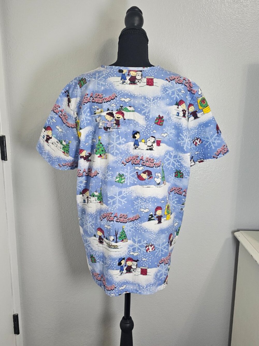 Christmas Scrub Top Bundle - 2 Pieces - Polar Bear & Peanuts Print - Size Medium - Picture 7 of 9